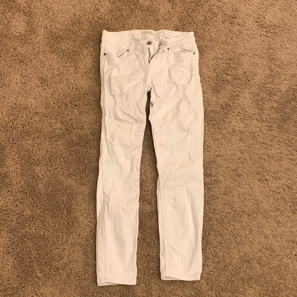 White skinny jeans